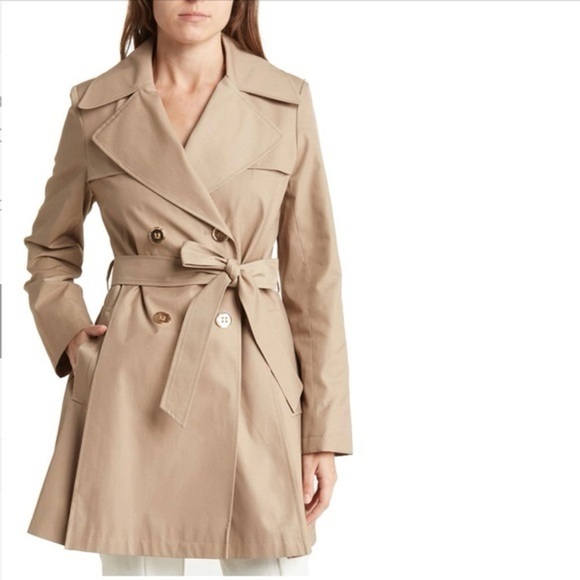 Via Spiga Jackets & Blazers - Via Spiga Tan Belted Double-Breasted Trench Coat Pleated Womens M